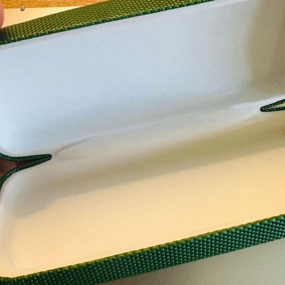 Brand New Lacoste Glasses Sunglasses Case Green Authentic Never Used - Picture 2 of 3